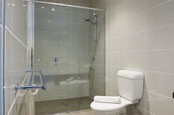 Open & Flowy 1 Bedroom Apartment In Chadstone - Accommodation Port Macquarie 5