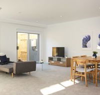 Spacious  Bright 1 Bedroom Apartment - Accommodation Port Macquarie
