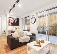 Iris Apartments by Ready Set Host - Accommodation Port Macquarie
