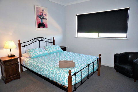 Ningaloo Breeze Villa 10 - Accommodation Port Macquarie 1