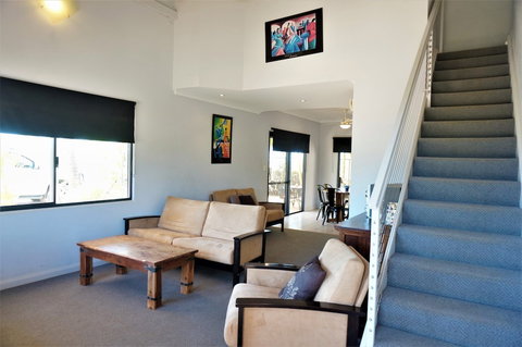 Ningaloo Breeze Villa 10 - Accommodation Port Macquarie 0