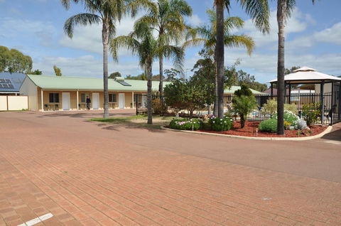 Pinjarra Resort - Accommodation Port Macquarie 0