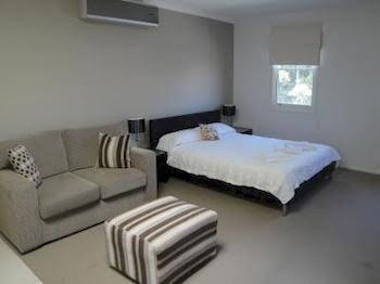 Queenscliff Inn - Accommodation Port Macquarie 0
