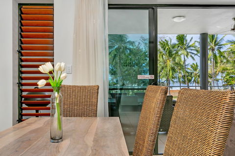 Beachfront Apartment With Ocean View - 4 - Accommodation Port Macquarie 3