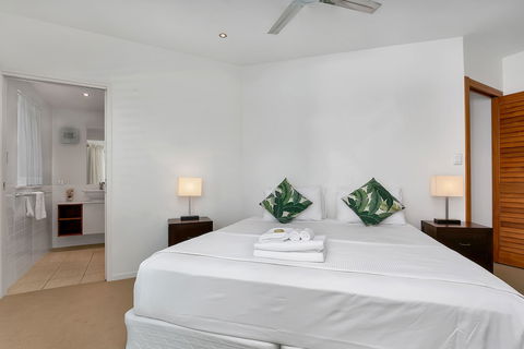 Beachfront Apartment With Ocean View - 4 - Accommodation Port Macquarie 2
