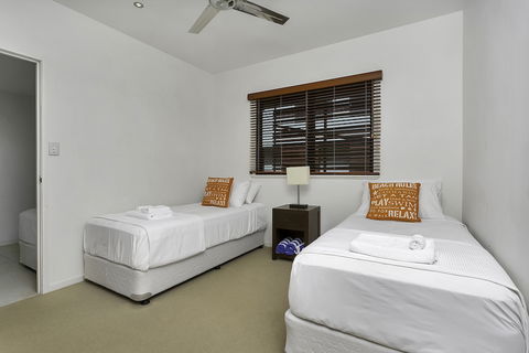 Beachfront Apartment With Ocean View - 4 - Accommodation Port Macquarie 6