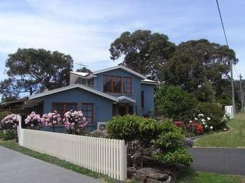 Anchlia Waterfront Cottage - Accommodation Port Macquarie 0