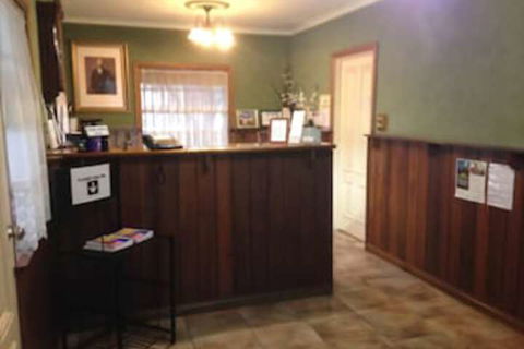 Charles Rasp Motor Inn & Cottages - Accommodation Port Macquarie 0