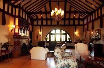 Petersons Armidale Winery & Guesthouse - Accommodation Port Macquarie 4