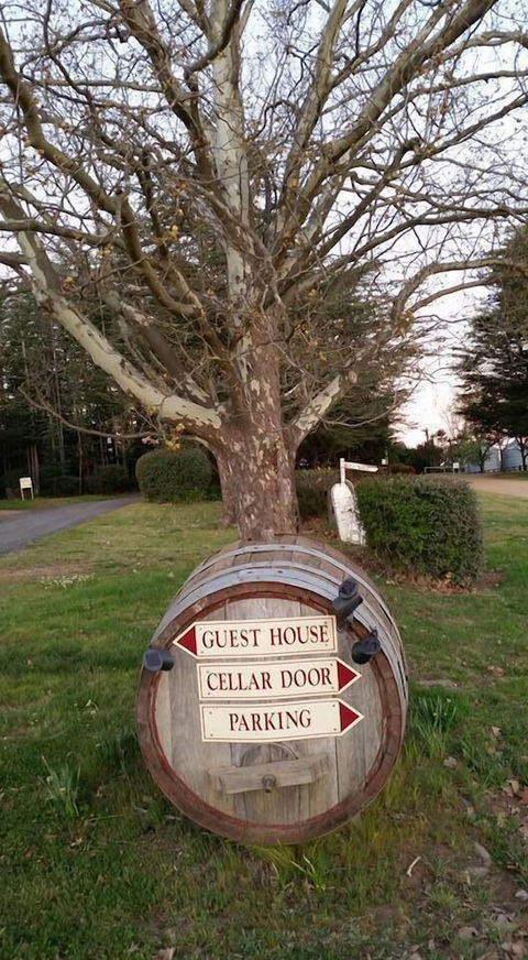Petersons Armidale Winery & Guesthouse - Accommodation Port Macquarie 1