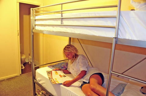 Adelaide Travellers Inn - Hostel - Accommodation Port Macquarie 5