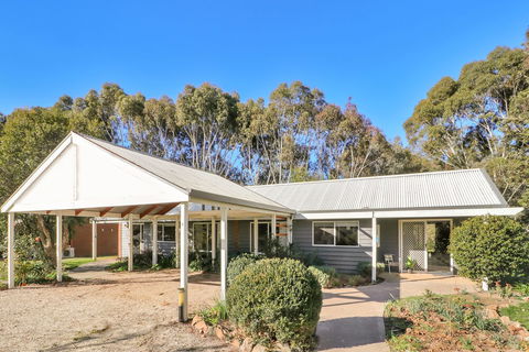 All Seasons Mansfield - Accommodation Port Macquarie 0