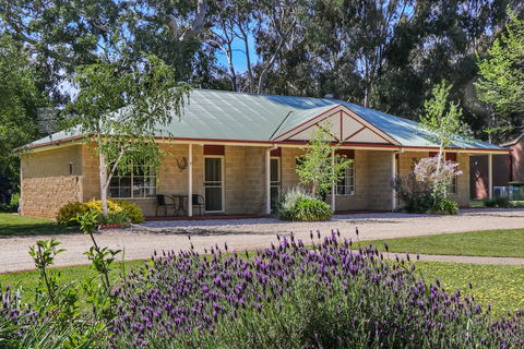 All Seasons Mansfield - Accommodation Port Macquarie 6