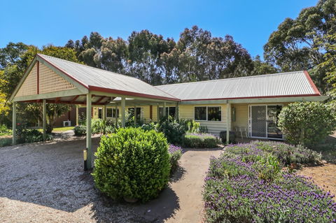 All Seasons Mansfield - Accommodation Port Macquarie 3