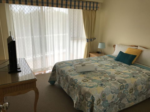 Fairways Golf & Beach Retreat - Accommodation Port Macquarie 6