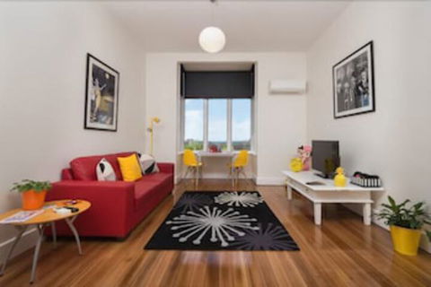 Penguin Waterfront Escape - Accommodation Port Macquarie 7