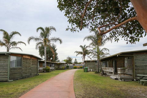 Lazy Acre Log Cabins - Accommodation Port Macquarie 1