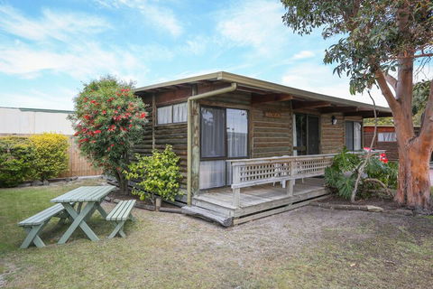 Lazy Acre Log Cabins - Accommodation Port Macquarie 6