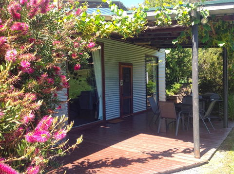 Valley Farm Vineyard Cottages - Accommodation Port Macquarie 6