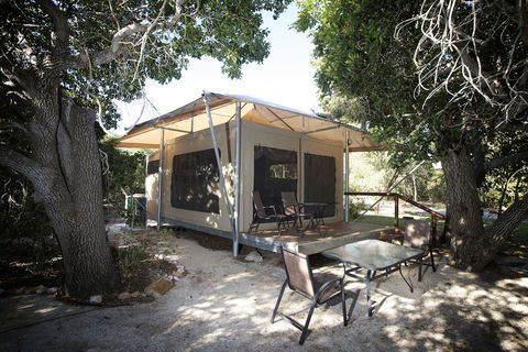Cygnet Bay Pearls - Accommodation Port Macquarie 4