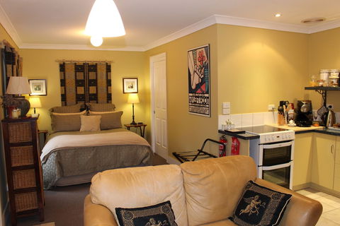 Ivy On Glenelg - Accommodation Port Macquarie 5
