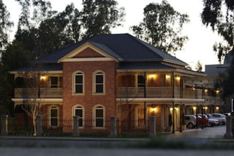 Carlyle Suites & Apartments - Accommodation Port Macquarie 0