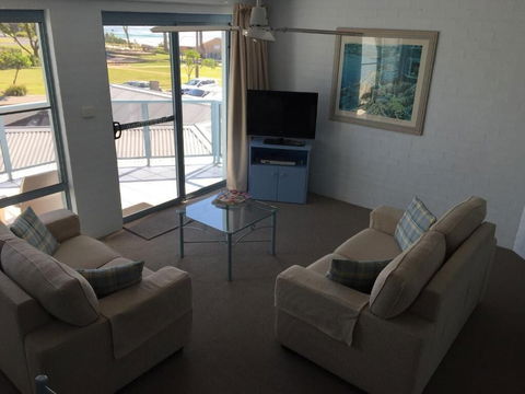 Breakers Apartments Mollymook - Accommodation Port Macquarie 2