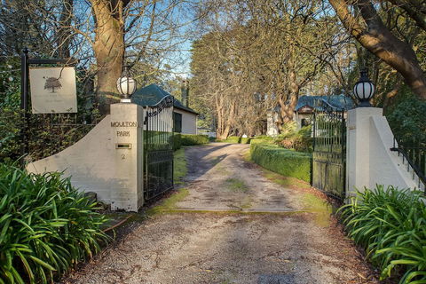 Moulton Park Cottages - Accommodation Port Macquarie 0