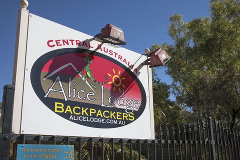 Alice Lodge Backpackers - Accommodation Port Macquarie 2