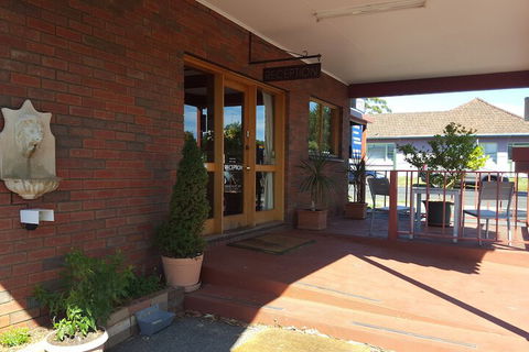 Hepburn Springs Motor Inn - Accommodation Port Macquarie 1