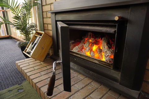 Gisborne Peak Winery Cottages - Accommodation Port Macquarie 3