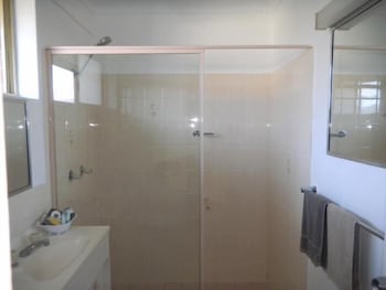 Lake Macquarie Motor Inn - Accommodation Port Macquarie 4