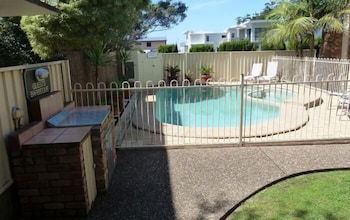 Mollymook Surfbeach Motel And Apartments - Accommodation Port Macquarie 2