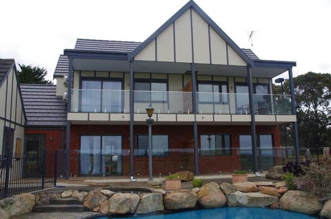The View On Grossmans - Accommodation Port Macquarie 3