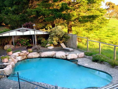 The View On Grossmans - Accommodation Port Macquarie 5