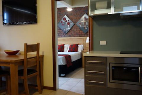 Glenelg Gateway Apartments - Accommodation Port Macquarie 0