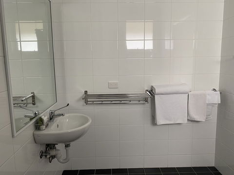 Bishop's Lodge Motor Inn - Accommodation Port Macquarie 2