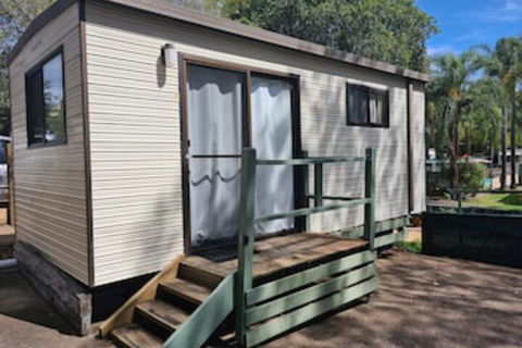 Shady Willows Holiday Park & YHA - Accommodation Port Macquarie 0
