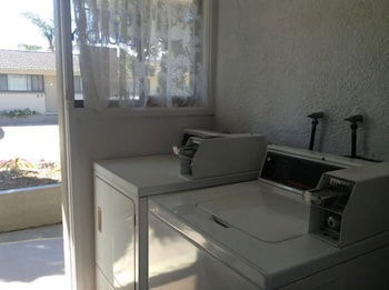 Hanging Rock Family Motel - Accommodation Port Macquarie 4