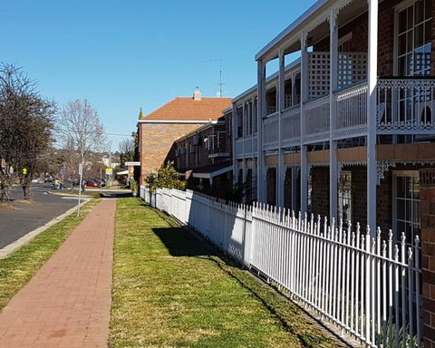 Golden Age Motor Inn Queanbeyan - Accommodation Port Macquarie 1