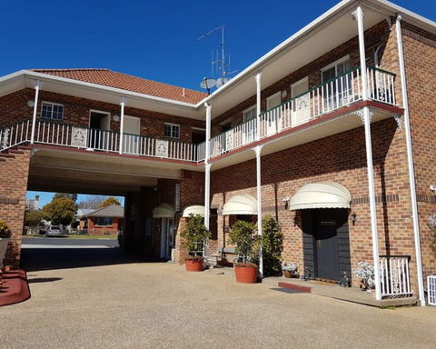 Golden Age Motor Inn Queanbeyan - Accommodation Port Macquarie 3