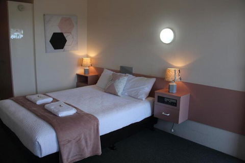 Caloundra Suncourt Motel - Accommodation Port Macquarie 0
