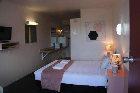Caloundra Suncourt Motel - Accommodation Port Macquarie 2