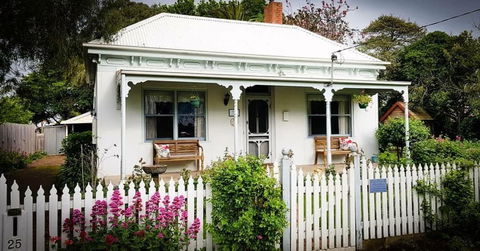 Birch House Koroit - Accommodation Port Macquarie 6