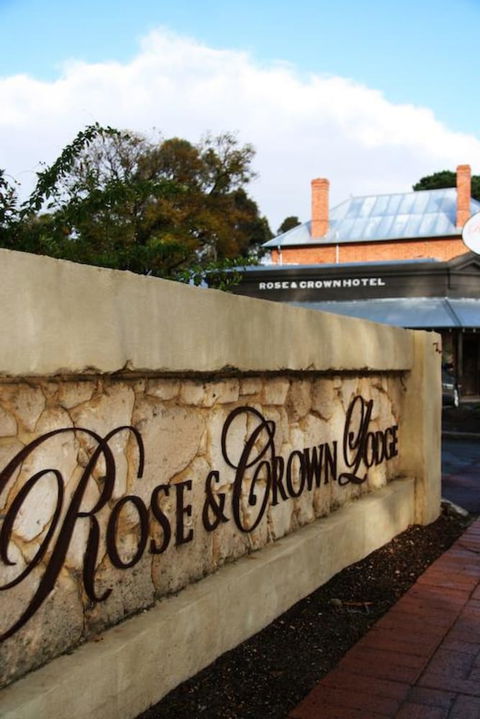 Rose & Crown Hotel - Accommodation Port Macquarie 0