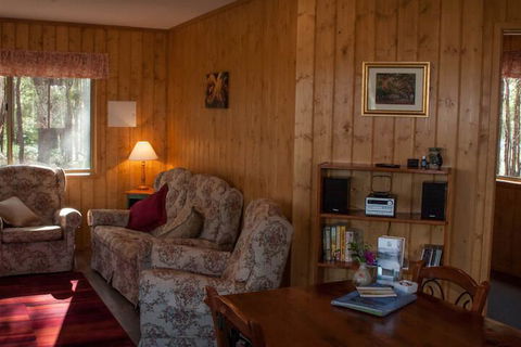 Balingup Heights Hilltop Forest Cottages - Accommodation Port Macquarie 5