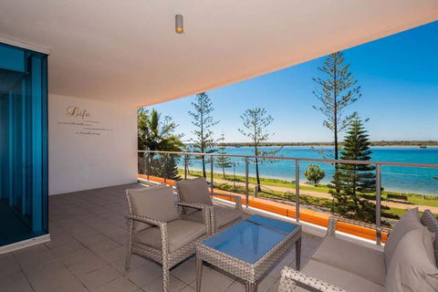 Silvershore Apartments On The Broadwater - Accommodation Port Macquarie 4