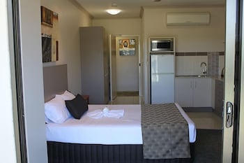 Emerald Executive Apartments - Accommodation Port Macquarie 3