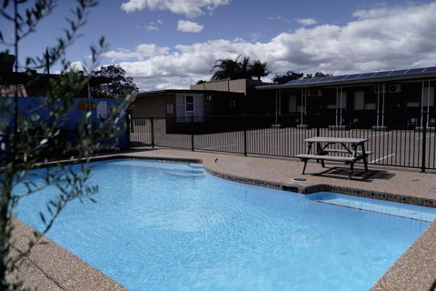 Country Motor Inn Singleton - Accommodation Port Macquarie 1