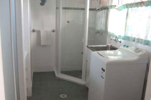 Palm Court Hervey Bay - Accommodation Port Macquarie 7